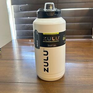 Zulu White 64 fl oz. Half Gallon Stainless Steel Goals Jug Water Bottle-NEW